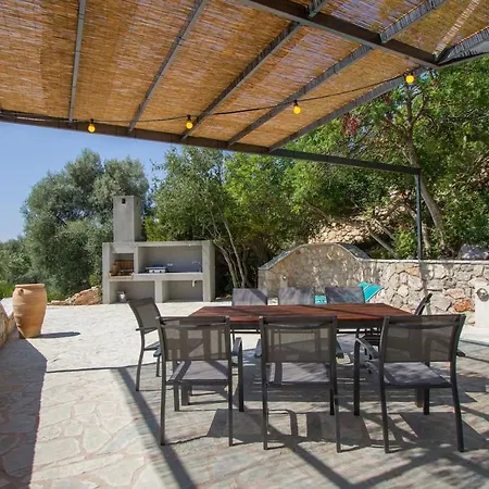 Arkoudi. Villa Evgiros