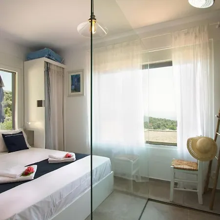 Arkoudi. Villa Evgiros